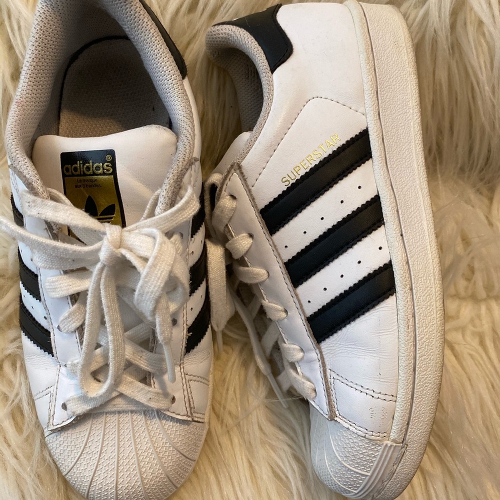 Adidas superstars
